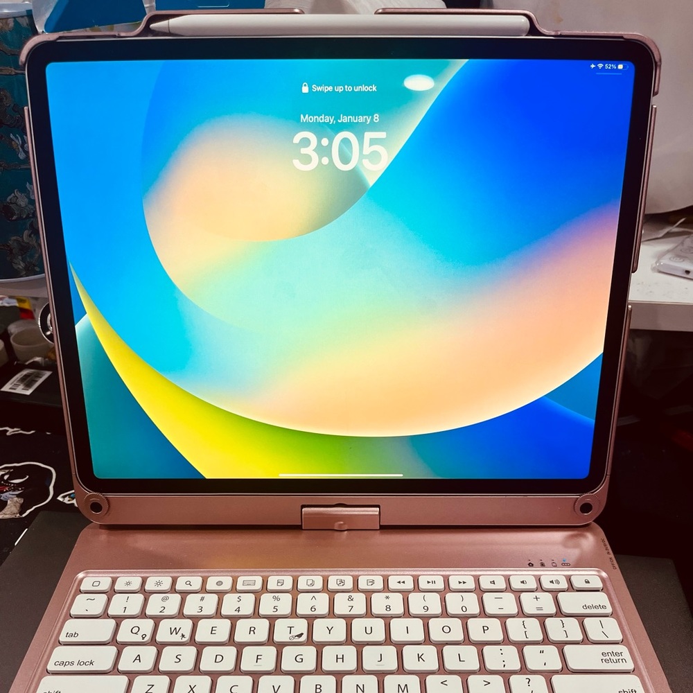 Ipad 12.9 3rd Gen 64 gb + Wifi/Cellular + iPad case & 2nd Gen Apple pencil incl!